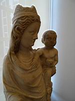 Statue, Vierge a l'enfant (de Jean Pepin de Huy (1329, vient de la Chartreuse de Mont-Sainte-Marie, Gosnay, Musee d'Arras)(2)